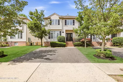 27 Windermere St, Lakewood, NJ 08701