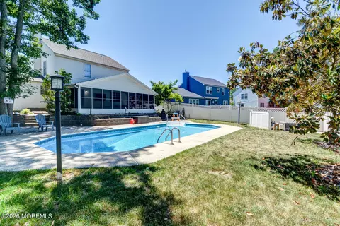 1276 Beauchamps Pl, Toms River, NJ 08753