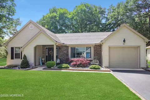46 Morning Glory Ln, Whiting, NJ 08759