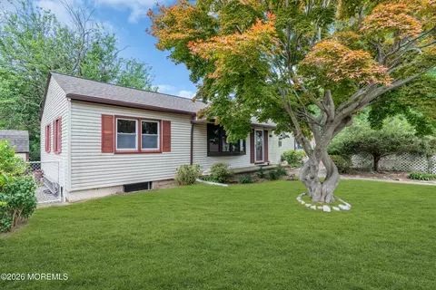 73 Locker St, Beachwood, NJ 08722