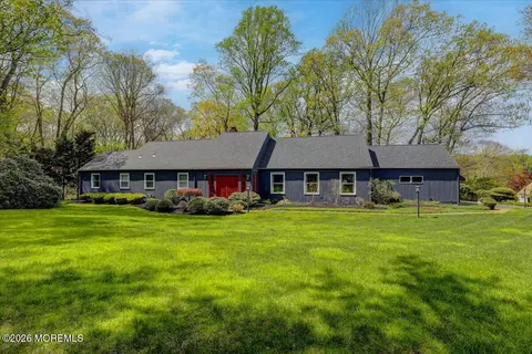 11 Galloping Hill Rd, Holmdel, NJ 07733
