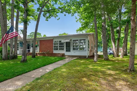 91 Buckingham Dr # F, Lakewood, NJ 08701
