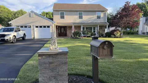 20 Bayberry Dr, Holmdel, NJ 07733
