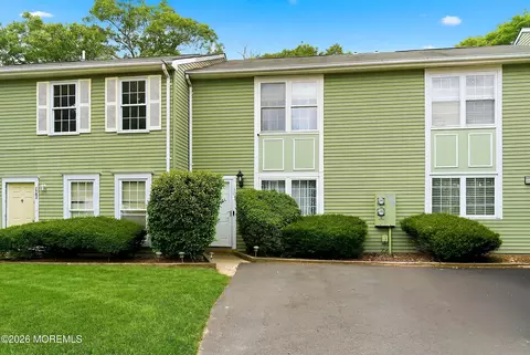 1305 Paris Ct, Lakewood, NJ 08701
