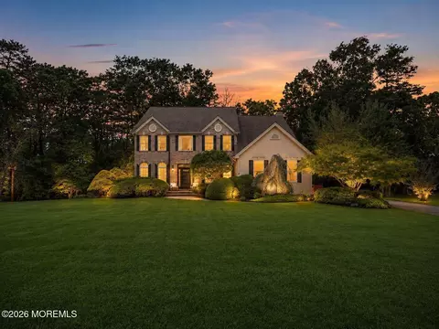 4 Suter Ct, Jackson, NJ 08527