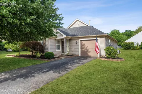 2745 Dalton Ln, Toms River, NJ 08755