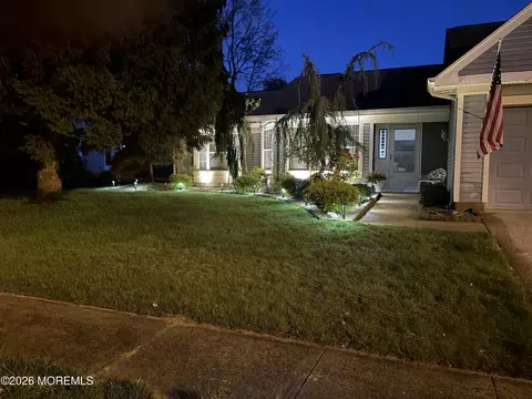 1033 Thornbury Ln # A, Manchester, NJ 08759