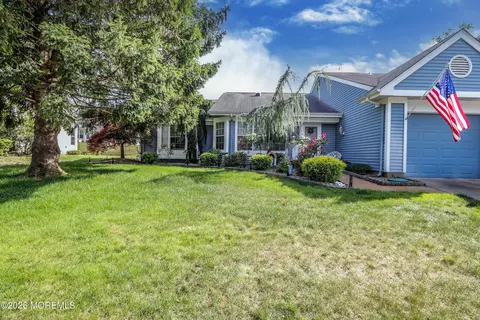 1033 Thornbury Ln # A, Manchester, NJ 08759