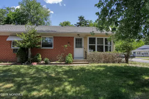 19 Yorktowne Pkwy #A, Whiting, NJ 08759