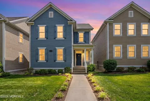 21 Goldcrest Dr, Lakewood, NJ 08701