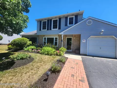 32 Bristlecone Dr, Howell, NJ 07731