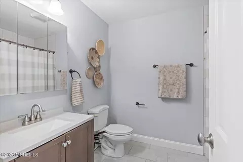 Bath - 2115 Pineview Rd, Forked River, NJ 08731 photo 3 of 4