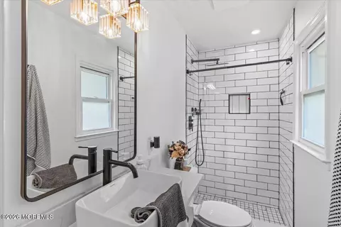 Bath - 2115 Pineview Rd, Forked River, NJ 08731 photo 2 of 4