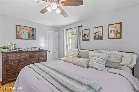 Bedroom - 2115 Pineview Rd, Forked River, NJ 08731 photo 4 of 6