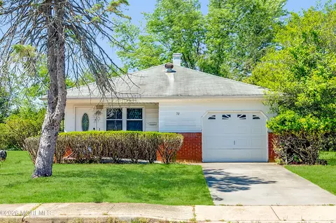 70 Grenada St, Toms River, NJ 08757
