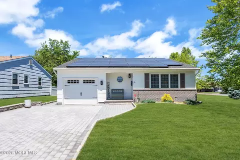 26 Northumberland Dr, Toms River, NJ 08757