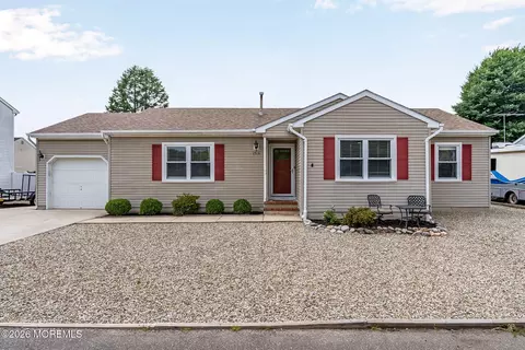 1516 Mizzen Ave, Beachwood, NJ 08722