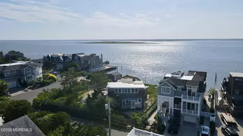 8202 Bay Ter, Harvey Cedars, NJ 08008