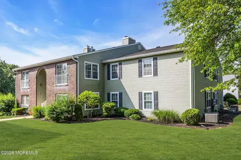 510 Harding Rd #8, Freehold, NJ 07728