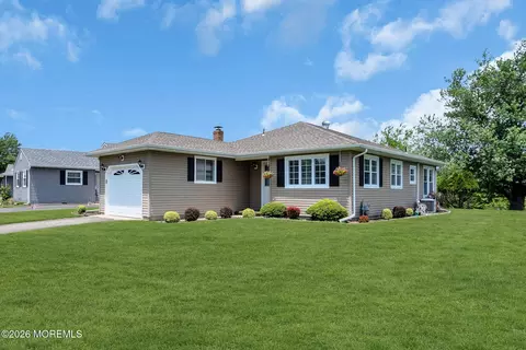 212 Harrington Dr N, Berkeley, NJ 08721