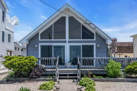 108 Shore Rd, Surf City, NJ 08008