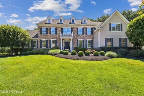 15 Livingston Ct, Marlboro, NJ 07746