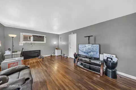 101 Marjorie St, Cliffwood, NJ 07721
