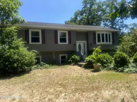 160 Lanes Pond Rd, Howell, NJ 07731