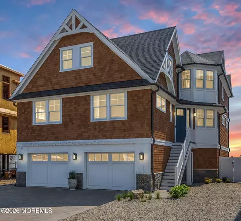 153 Pershing Blvd, Lavallette, NJ 08735