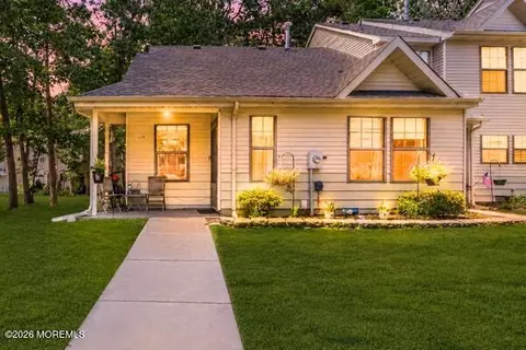 220 Azalea Cir, Jackson, NJ 08527