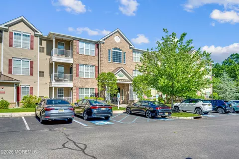 724 Amy Ct, Lakewood, NJ 08701