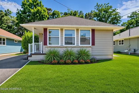87 Mount Matterhorn Ln, Toms River, NJ 08753