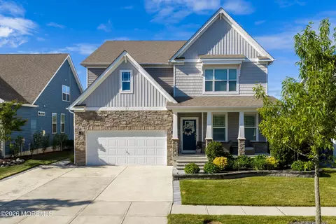 51 Ashburn Ave, Manahawkin, NJ 08050