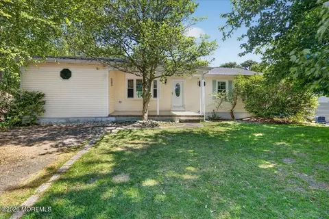 113 Lubbers Ln, Manahawkin, NJ 08050