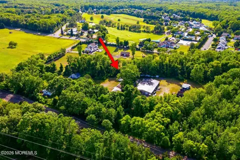 26 Megill Rd, Farmingdale, NJ 07727