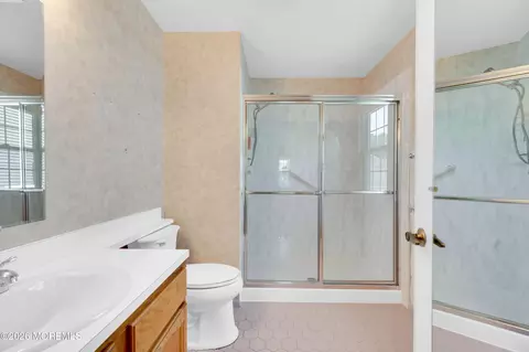 Bath - 14 Sheffield Dr, Lacey, NJ 08734 photo 1 of 2