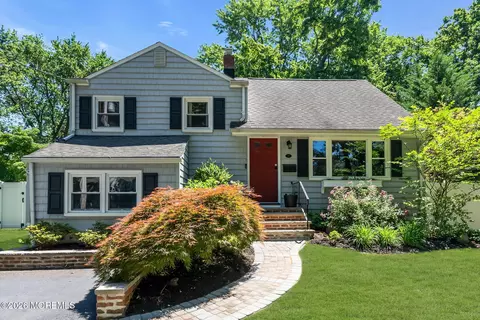 37 Birch Dr, Shrewsbury, NJ 07702