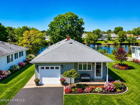 751 Jamaica Blvd, Toms River, NJ 08757