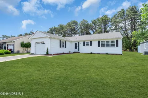 124 Pulaski Blvd, Toms River, NJ 08757