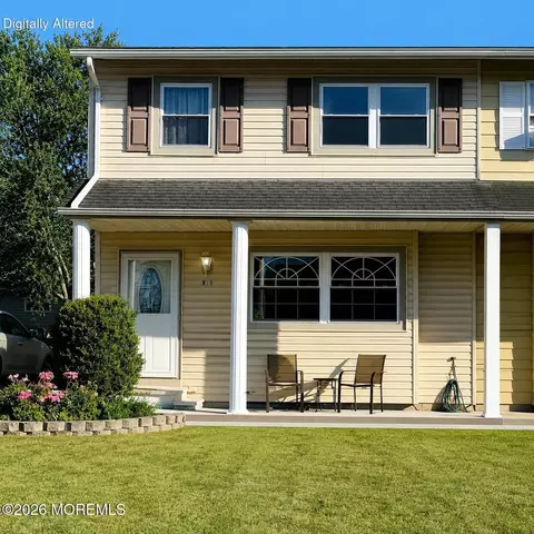 816 Oak St, Lakehurst, NJ 08733