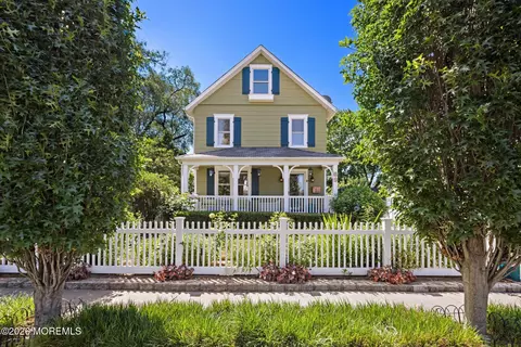 69 Foster St, Red Bank, NJ 07701