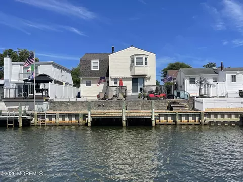 778 Tunney Point Dr, Toms River, NJ 08753