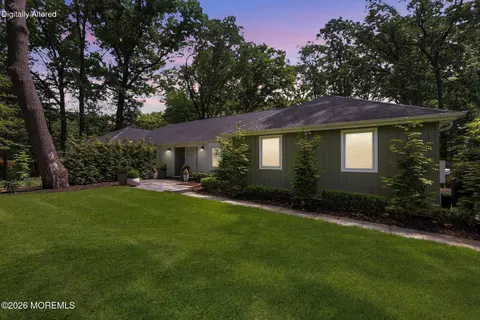 198 Borden Rd, Middletown, NJ 07748