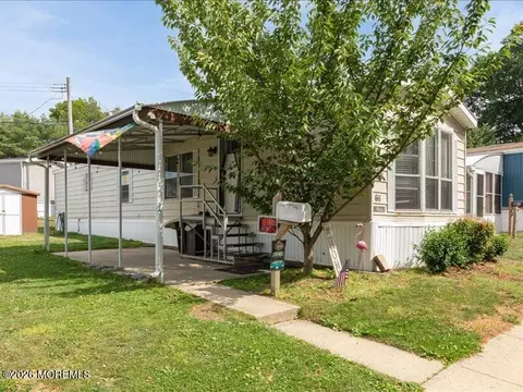 66 Shorehaven, Hazlet, NJ 07730
