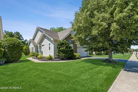 170 Sylvan Lake Blvd, Bayville, NJ 08721