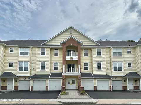 2201 Ambassador Ct, Somerset, NJ 08873