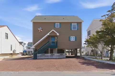 1215 Niihau Dr, Forked River, NJ 08731