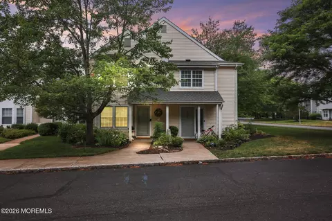 201 Paddington Ct, Manalapan, NJ 07726