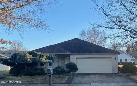 61 Peasley Dr, Marlboro, NJ 07746