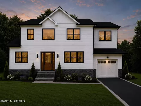 32 Lake Blvd, Aberdeen, NJ 07747